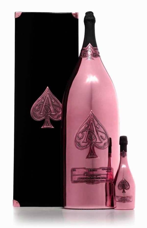 Armand-de-Brignac-rose-champagne-600x932